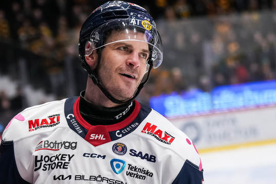 Linköpings Lance Bouma tilldelas ett matchstraff