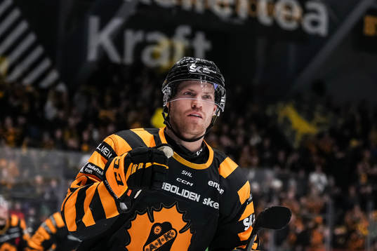 Skellefteås Oscar Lindberg jublar