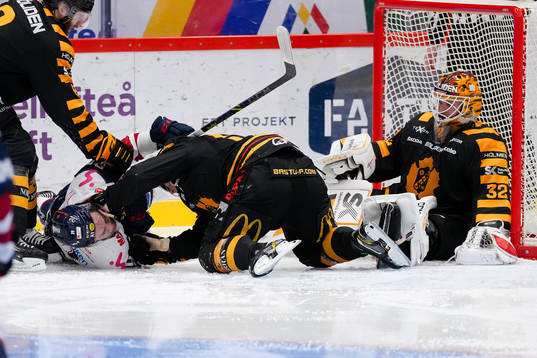Linköpings Ty Rattie och Skellefteås Oskar Nilsson