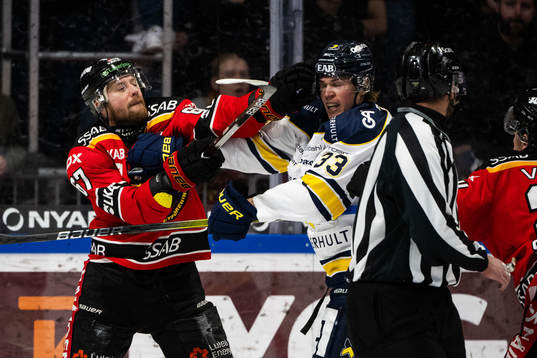 Luleås Linus Omark och HV71s Måns Lindbäck