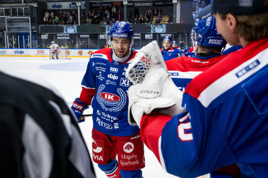 Oskarshamns Ahti Oksanen jublar
