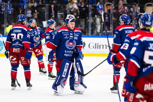 Oskarshamns målvakt Emil Kruse deppar