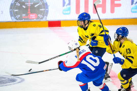 Nikola Komlos of Slovakia, Evelina Arvidsson and Mira