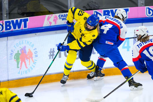 Isabelle Leijonhielm of Sweden and Hana Krakorova of