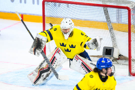Goaltender Lovisa Lundström of Sweden