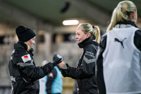 Johanna Fossdalsá Sørensen och Alice Bergström
