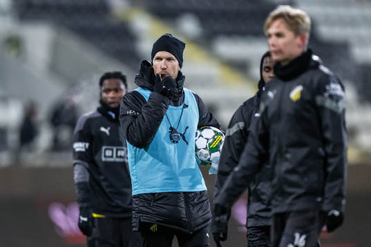 Assisterande tränare Rasmus Lindgren