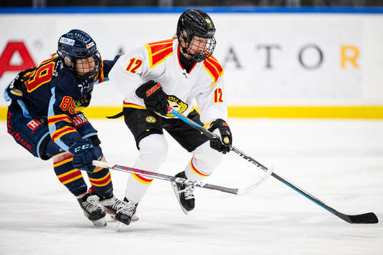 Djurgårdens Nicole Hall och Brynäs Mina Waxin