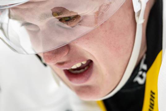 Västerås Elias Pettersson har ont