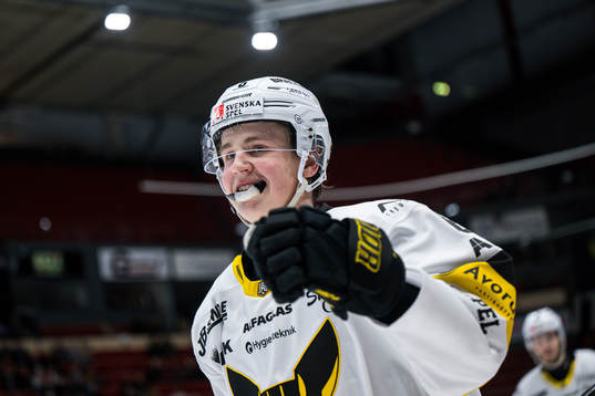 Västerås Hugo Lejon jublar