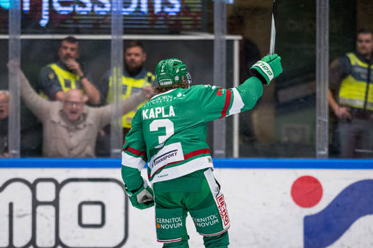 Rögles Michael Kapla jublar