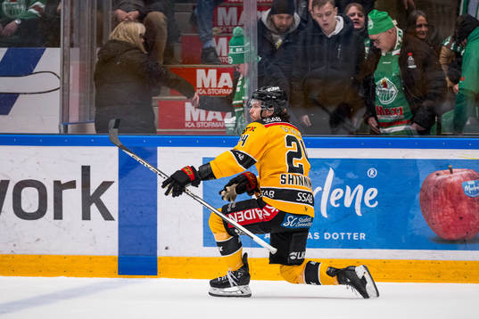 Luleås Brendan Shinnimin jublar