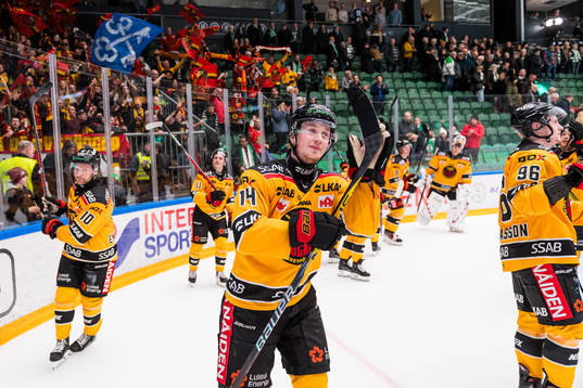 Luleås Jonas Berglund jublar