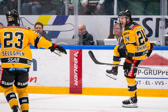 Luleås Brendan Shinnimin jublar