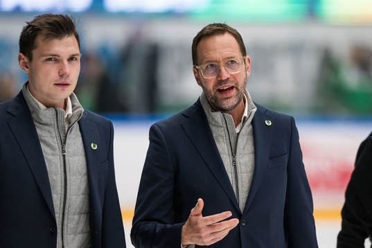 Rögles assisterande tränare Max Bohlin och tränare Roger