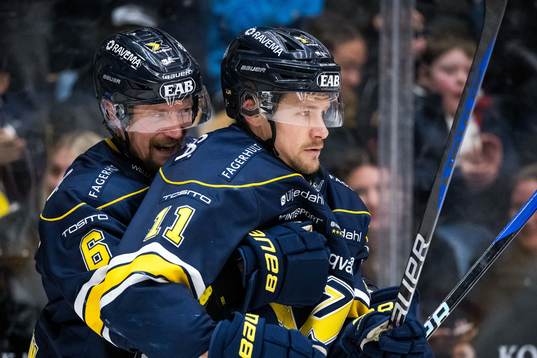 HV71s Simon Önerud och Anton Strålman  jublar