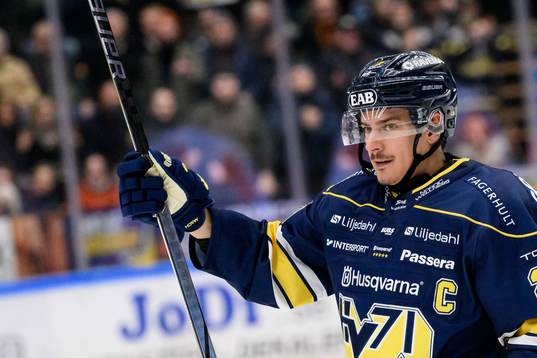 HV71s André Petersson jublar