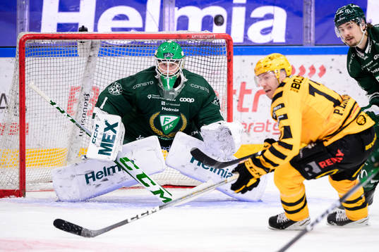 Färjestads målvakt Victor Brattström