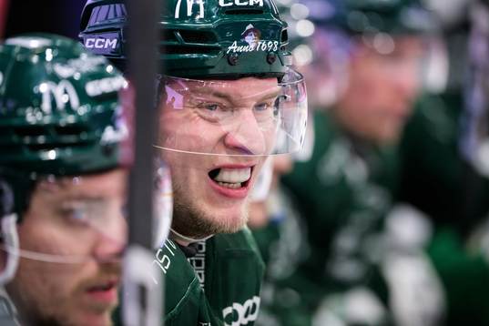 Färjestads Oscar Lawner deppar
