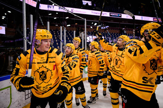 Skellefteås Rickard Hugg, Filip Sandberg och Dylan Sikura