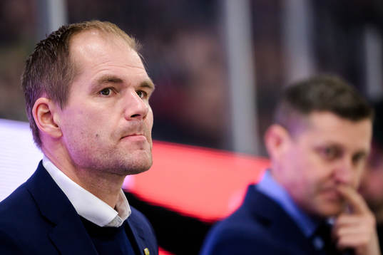 Färjestads tränare Thomas Mitell deppar