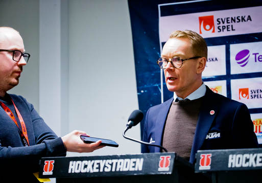Örebros tränare Niklas Eriksson på presskonferensen