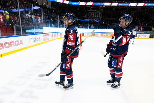 Linköpings Ty Rattie och Remi Elie deppar
