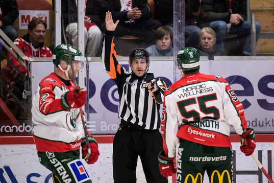 Frölundas Max Lindroth tilldelas en utvisning