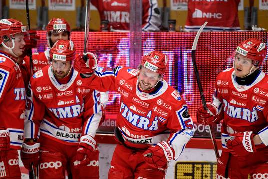 Timrås Jonathan Dahlén jublar