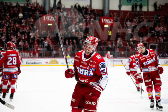 Timrås Jonathan Dahlén jublar