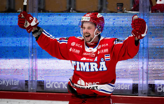 Timrås Jonathan Dahlén jublar