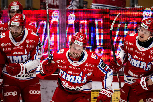 Timrås Jonathan Dahlén jublar
