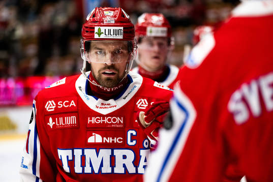 Timrås Anton Lander  jublar