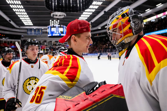 Brynäs målvakter målvakt Kristers Steinbergs och Damian