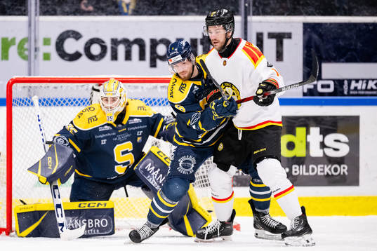 Södertäljes Olli Vainio och Brynäs Miks Indrasis