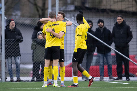 Mjällbys Colin Rösler och Rasmus Wikström  jublar