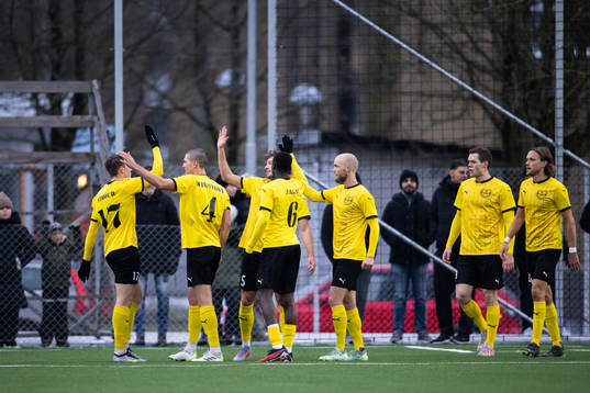 Mjällbys spelare jublar