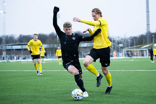 Landskronas Gustaf Bruzeliusoch Mjällbys Alexander