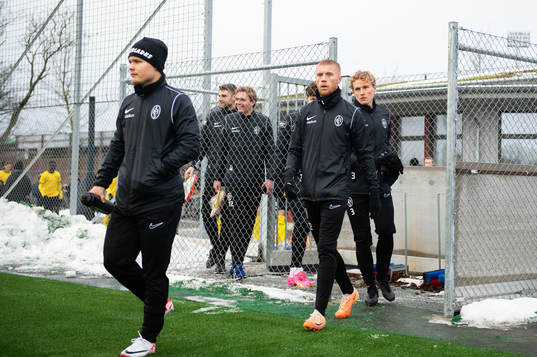 Landskronas spelare gör entré