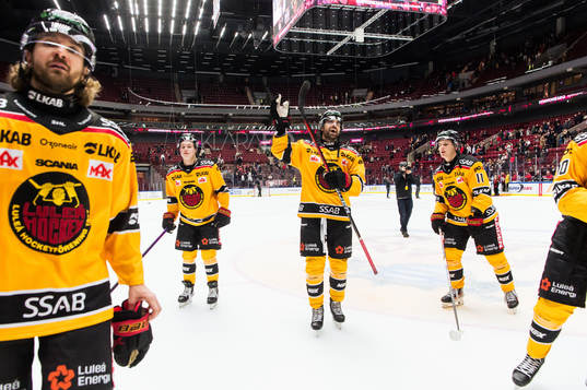 Luleås spelare jublar