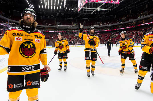 Luleås spelare jublar