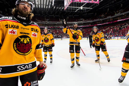 Luleås spelare jublar