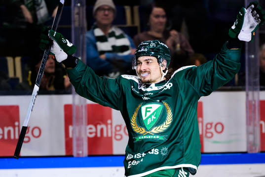 Färjestads David Tomasek jublar