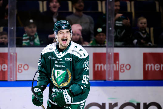 Färjestads David Tomasek jublar