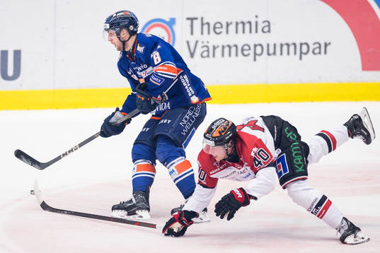 Växjös Zachary Giuttari och Örebros Elias Ekström
