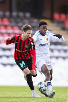 Brommapojkarnas Alex Timossi Andersson och Djurgårdens