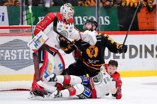 Frölundas målvakt Lars Johansson och Filip Hasa