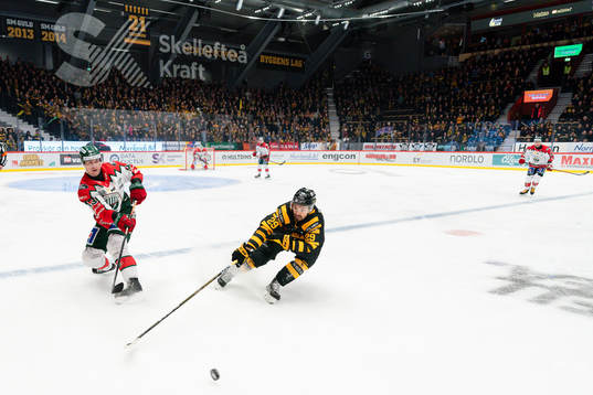 Frölundas Tom Nilsson och Skellefteås Dylan Sikura