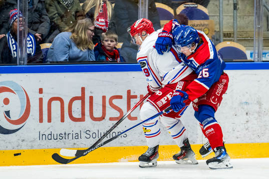 Timrås Erik Andersson och Oskarshamns Lukas Pilö