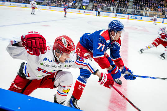 Timrås Sebastian Hartmann och Oskarshamns Viktor Lodin